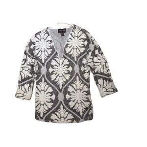 Frank Lyman Metallic Pattern Sweater – Size 8